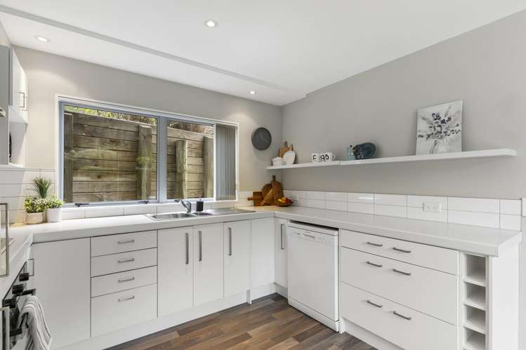 52 Tarawera Road Johnsonville_6