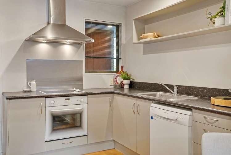 16c Defoe Place Waltham_2