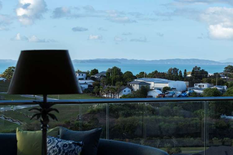 14 Ruth Craig Place Stanmore Bay_6