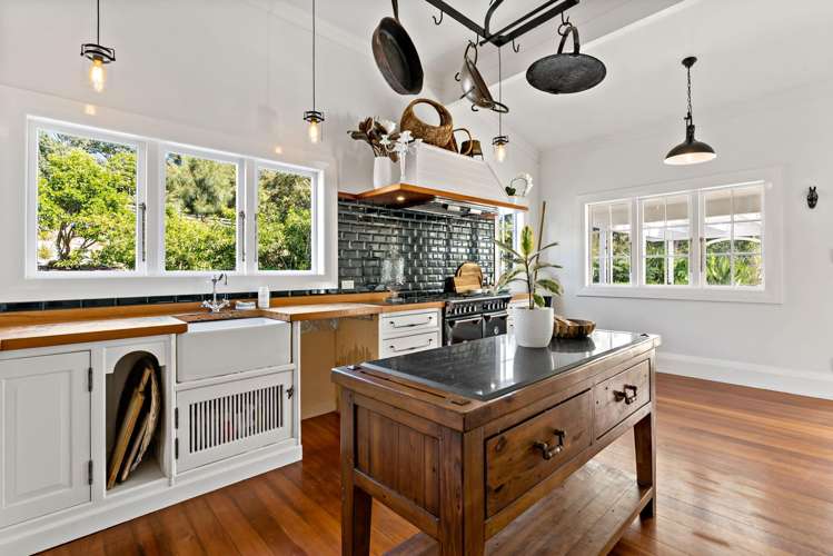 1539 State Highway 16 Helensville_9