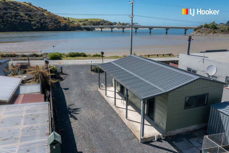37 Riverside Road Taieri Mouth_9