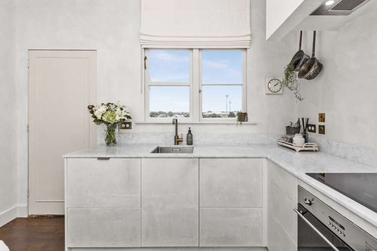 541c Marine Parade Napier South_5