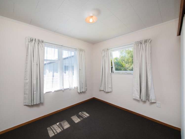 9 Queen Street Feilding_14