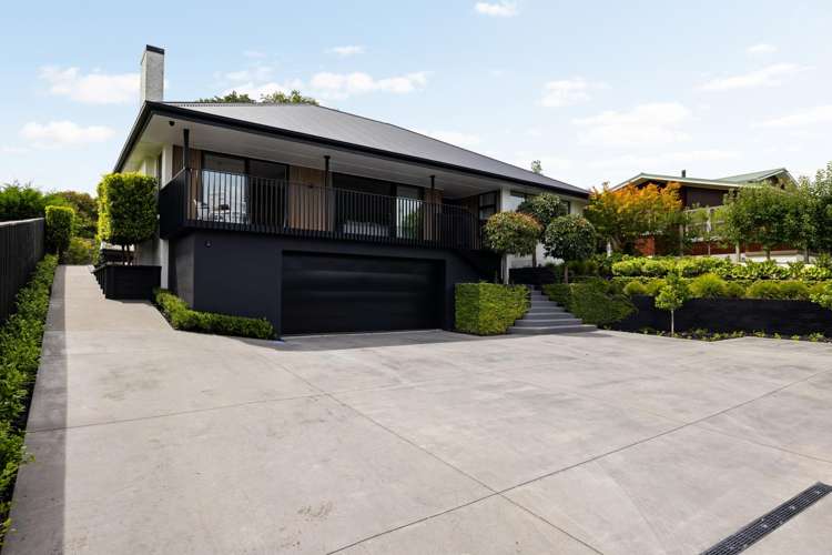 788 River Road Chartwell_34