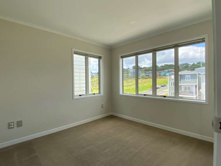 100 Arrowsmith Drive Flat Bush_8