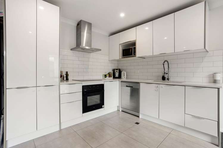 2/2B Waimarie Street Nawton_1