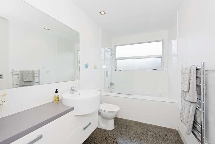 35 Maui Grove Remuera_16