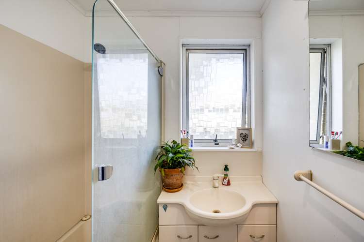 8 Lyttelton Crescent Tamatea_25