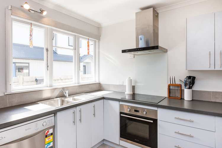 958 Tremaine Avenue Roslyn_8
