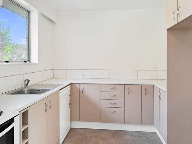 8 Garth Lane 11312_4