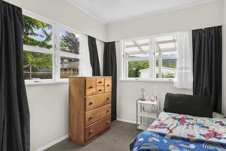 54 Peel Place Wainuiomata_11