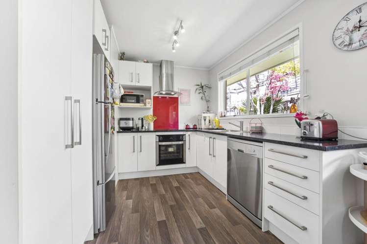 2/2 Tabitha Crescent Henderson_5