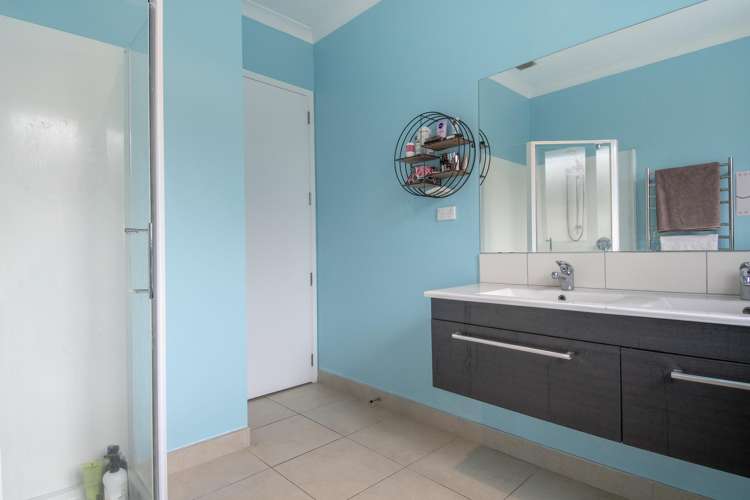 6 Horsley Grove Pyes Pa_16