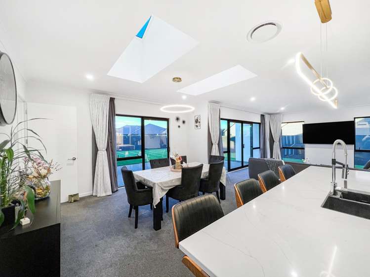 22 Verdeco Boulevard Lincoln_9