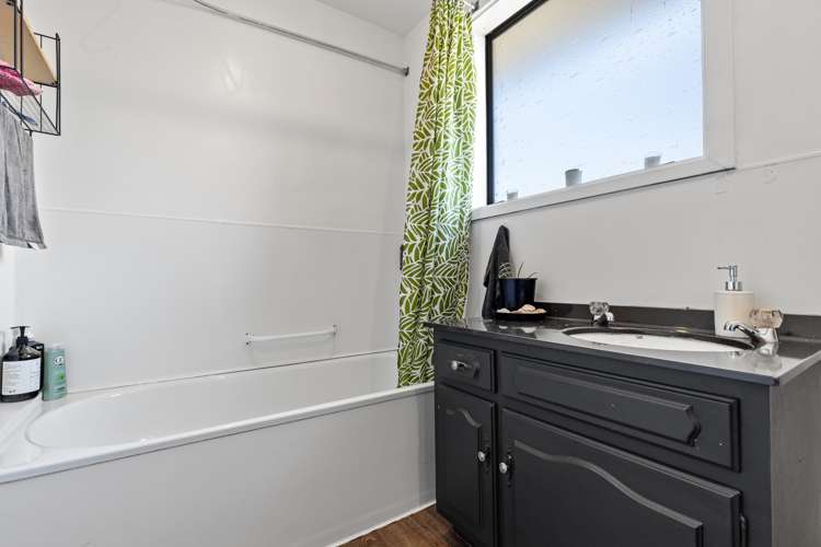 69 Greenhaven Drive Burwood_16