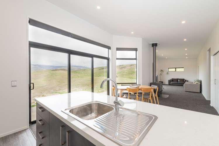 23 Pihoihoi Road Waikerikeri_4