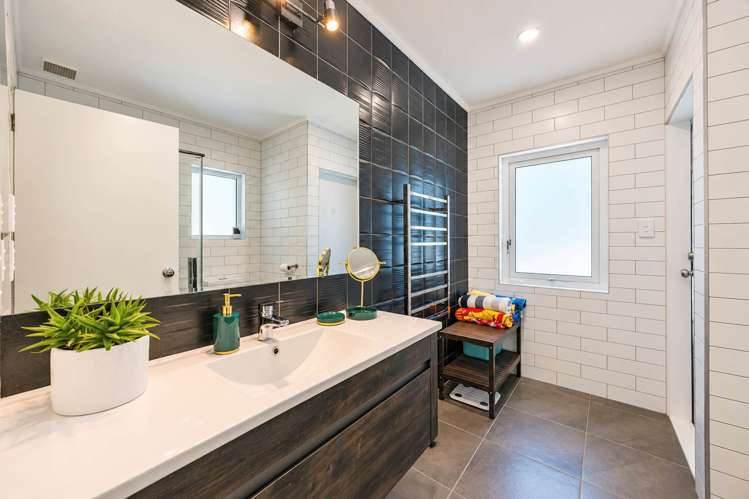 18 Claude Road Hill Park_22