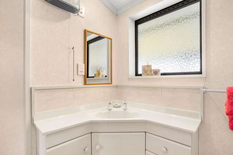 49 Mackenzie Street Winton_11