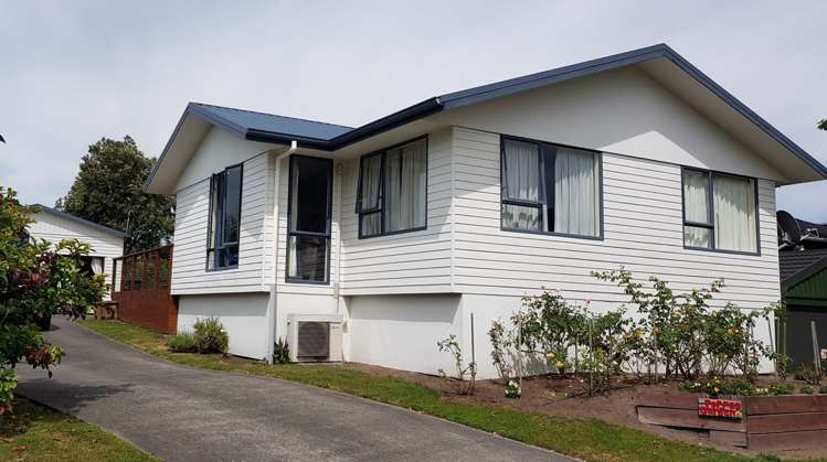 33 Shearwater Street One Tree Point_1