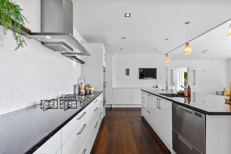 10 Emily Lane Greenhithe_16