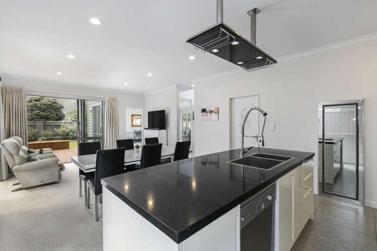 60 Whites Line West Woburn_6