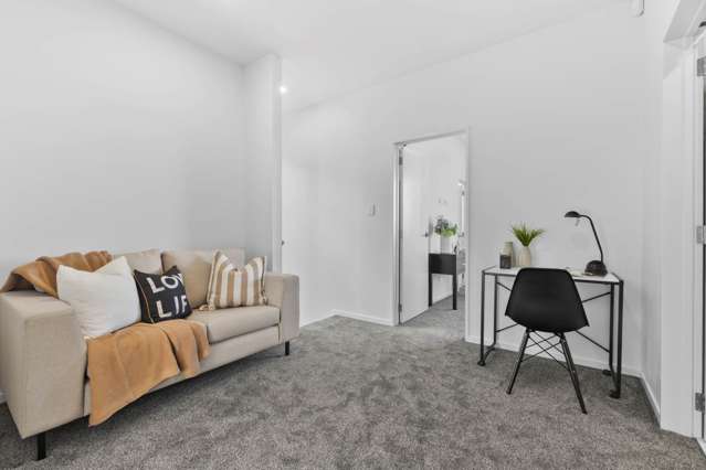 3/10 Bagnall Avenue Pt England_4