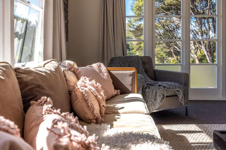 116 Queens Drive Oneroa_8