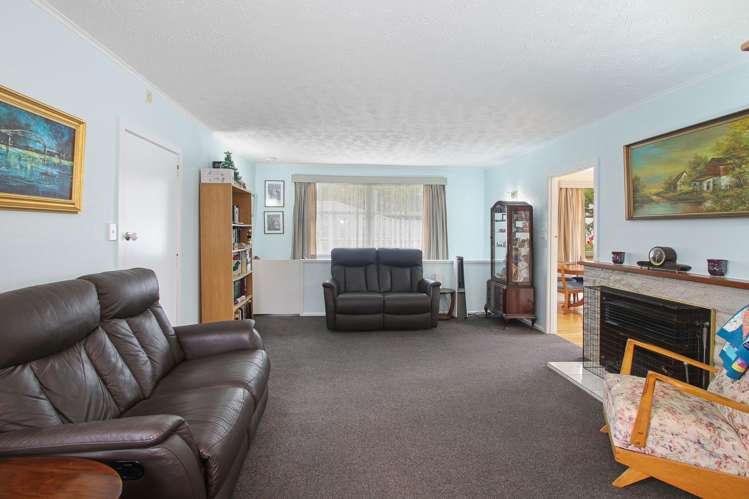 37 Derwent Crescent Titirangi_17