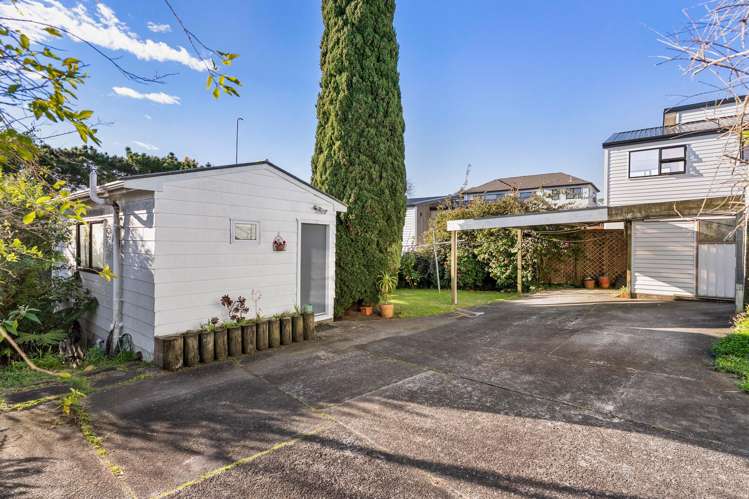 6 Madison Place Forrest Hill_14