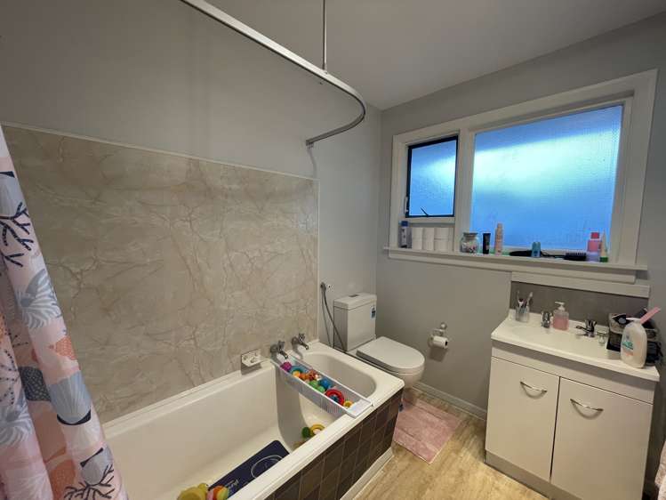 2/597 Cashel Street Linwood_5