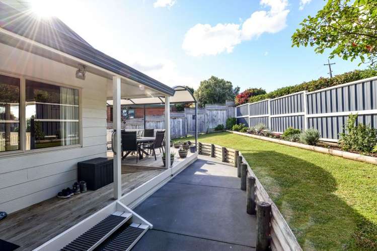 68 Dixon Road Glenview_16