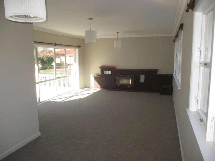 13 Scott Avenue Hamilton East_3