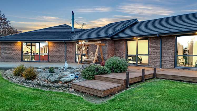 9 Adian Way Loburn_23