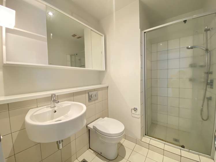 2A/16 Gore St Auckland Central_9