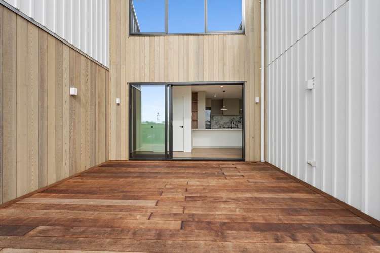 2 Murray Grey Lane Karaka_7