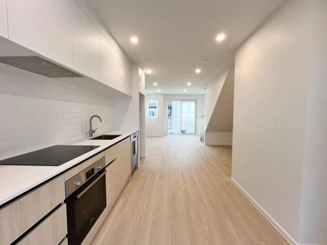 12/9 Aeroview Drive 1603_2