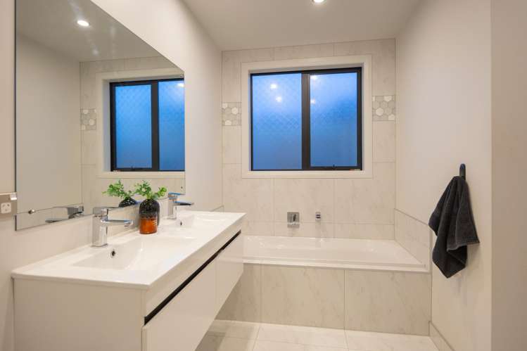 14 Monaco Grove Fitzherbert_16