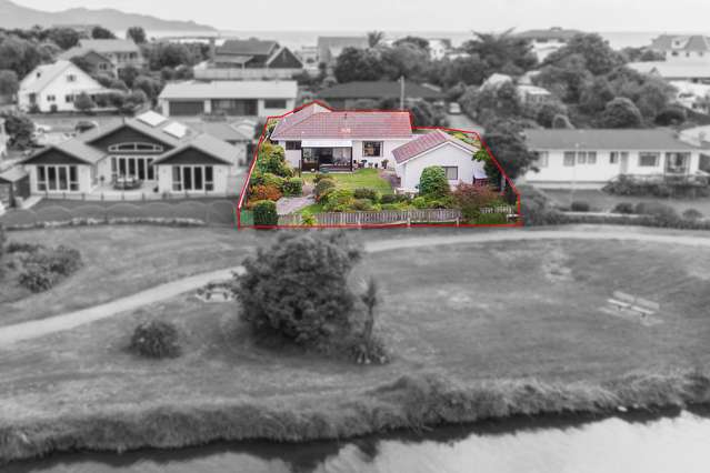 194 Tutere Street Waikanae Beach_1