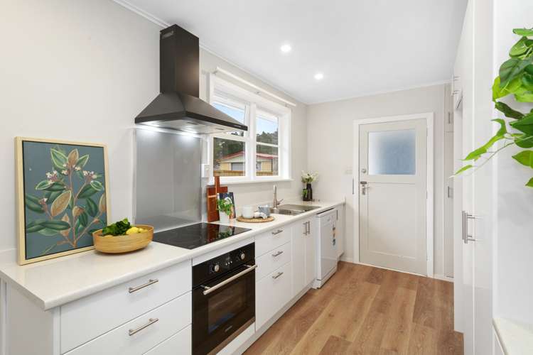 320 Stokes Valley Road Stokes Valley_8