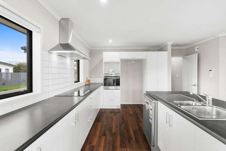 2 Milano Lane Wigram_2