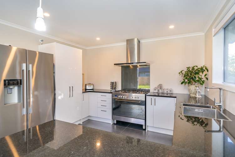 16 Poulson Grove Trentham_3