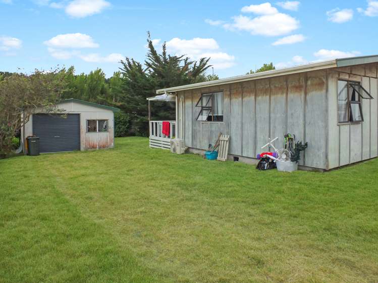 9 Hennessy Street East Foxton Beach_11