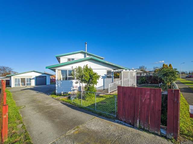 Rare five-bedroom family living