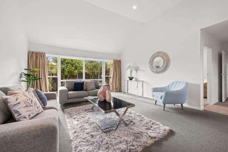 2/75 Garreg Road_5