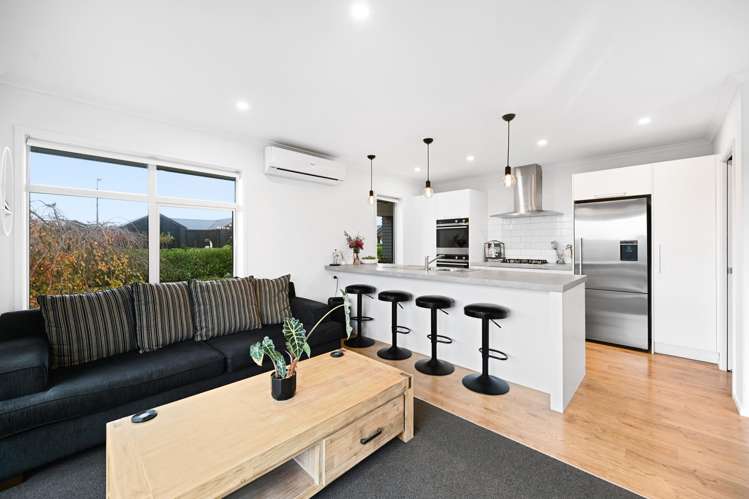 7 Bourke Drive_5