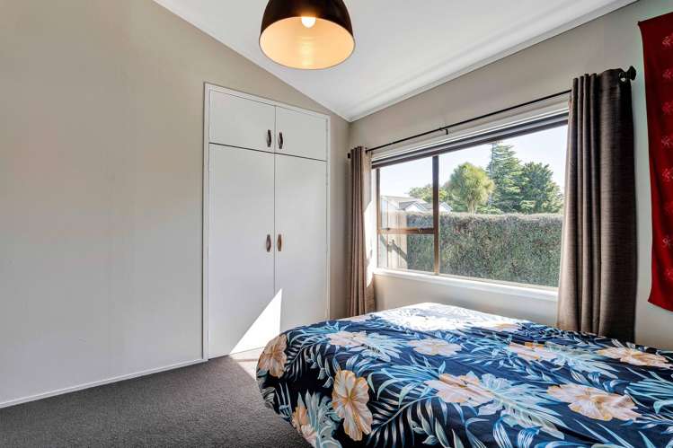 15 Brecon Road Stratford_13