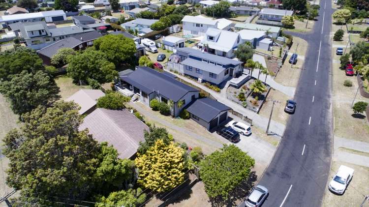 402 Linton Crescent Whangamata_24