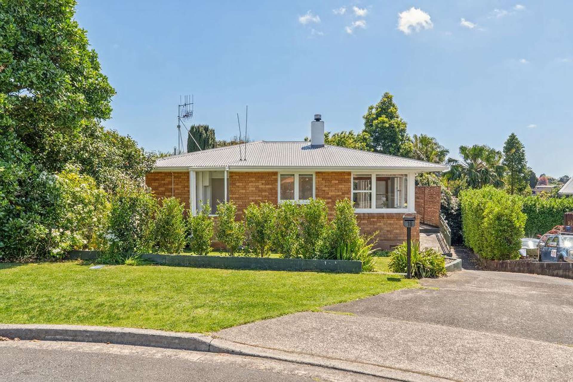 18 Bristol Avenue Brookfield_0