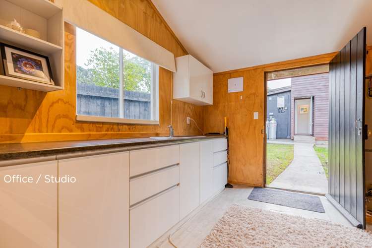 279 Royal Road Massey_20