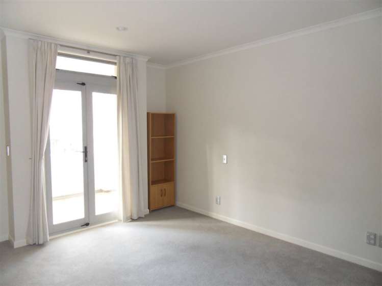 77/305 Evans Bay Parade Hataitai_9